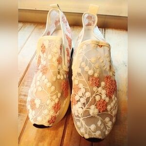 Floral Embroidered Lace Peach and White Slip-On Shoes/Sneakers
